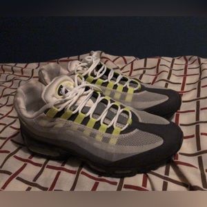 Air max 95 “Neon” size 10